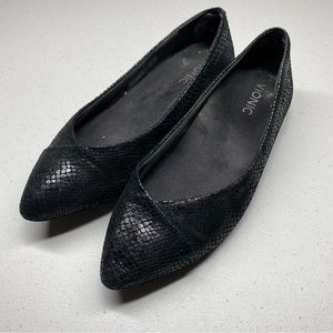 Vionic 359 Caballo Flats Pointed Toe Black 7.5